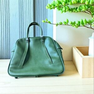 Vintage American Tourister Tiara
Avocado Green Overnight Bag Elegant